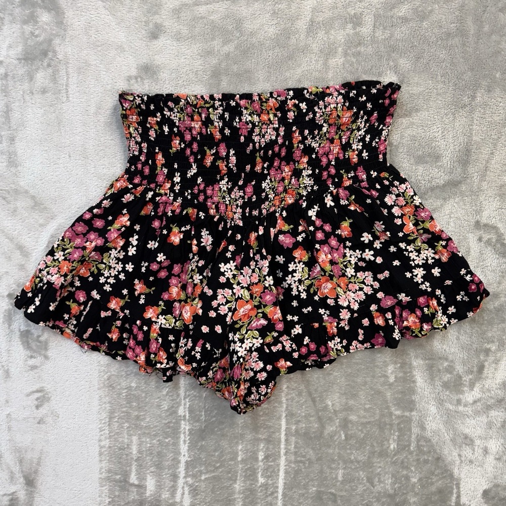 Angie Women's Black Flowy Shorts Floral Size M Elastic Waist Summer Beach Flowy
